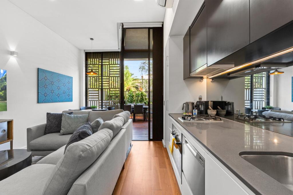 Kensington Apartment | 1-Bed Unit with Alfresco Dining and BBQ