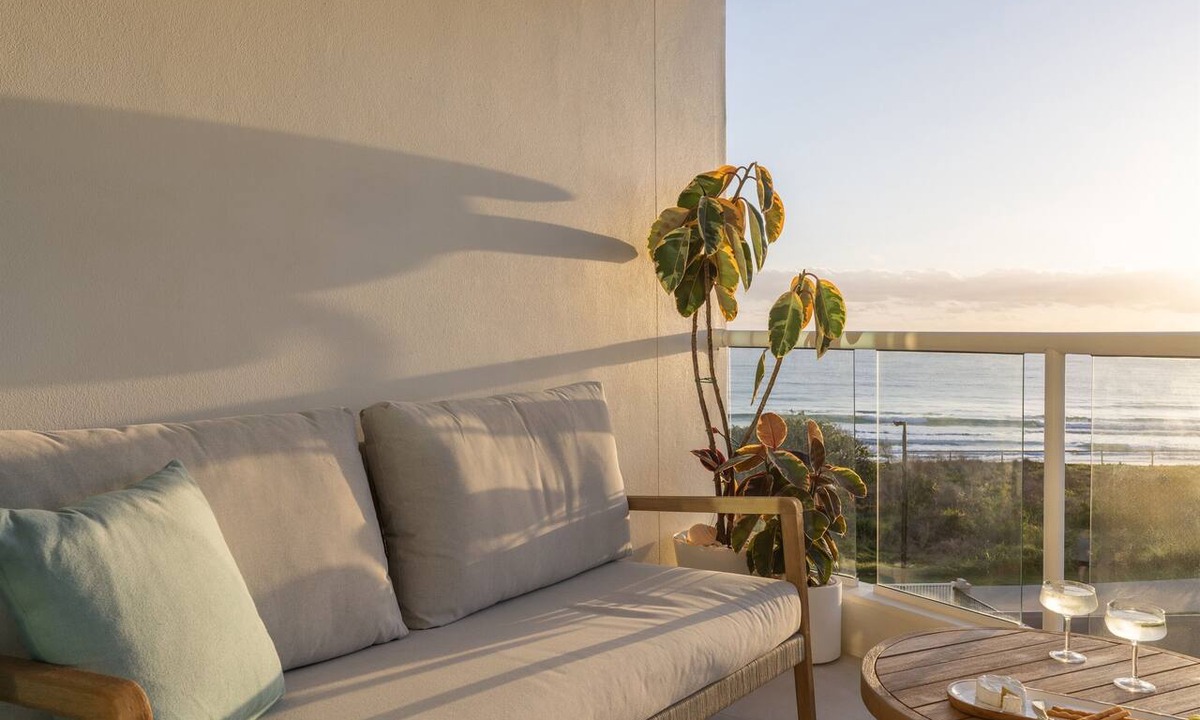 Palm Beach Apartment | 1BR Beachfront Retreat ~ Azure Beachfront Bliss