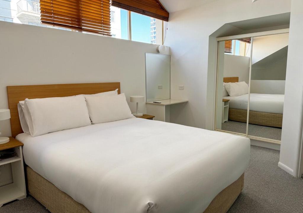 Kangaroo Point Apartment | 1BR Loft Kangaroo Point Sleeps 4 Adults