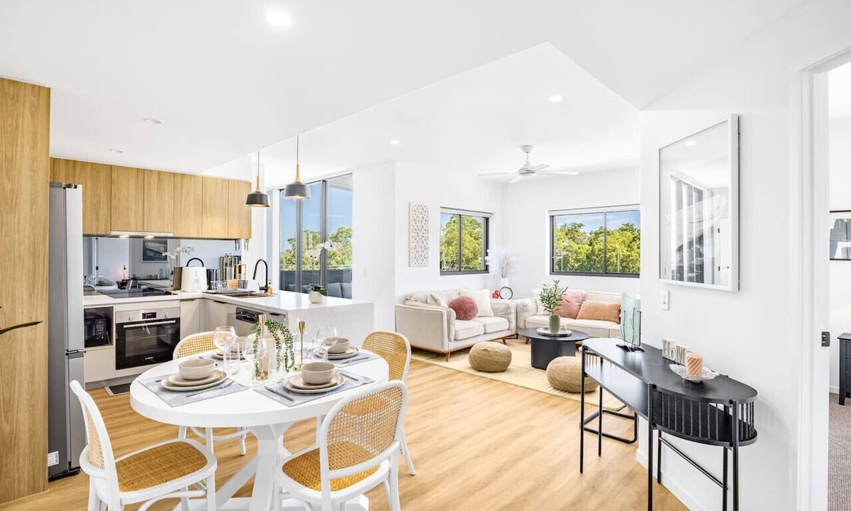 Mount Gravatt House | 2 Beds Apt Walk to Shops & Trails/12 Mins to CBD