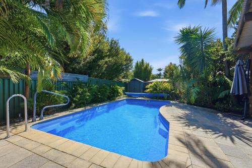 Coffs Harbour House | 2 Long between breaks