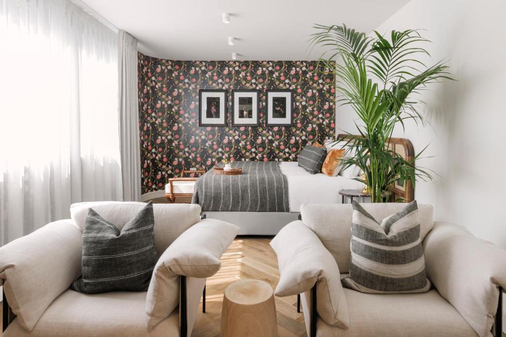 Surry Hills Hotel | 202 Elizabeth