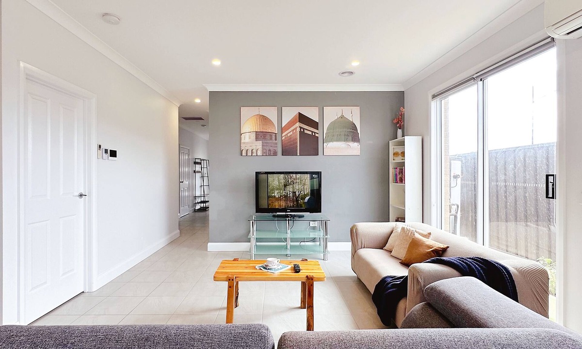 Melton South House | 2025 New Built/Near Melton Station/Near Shopping Centre/Play