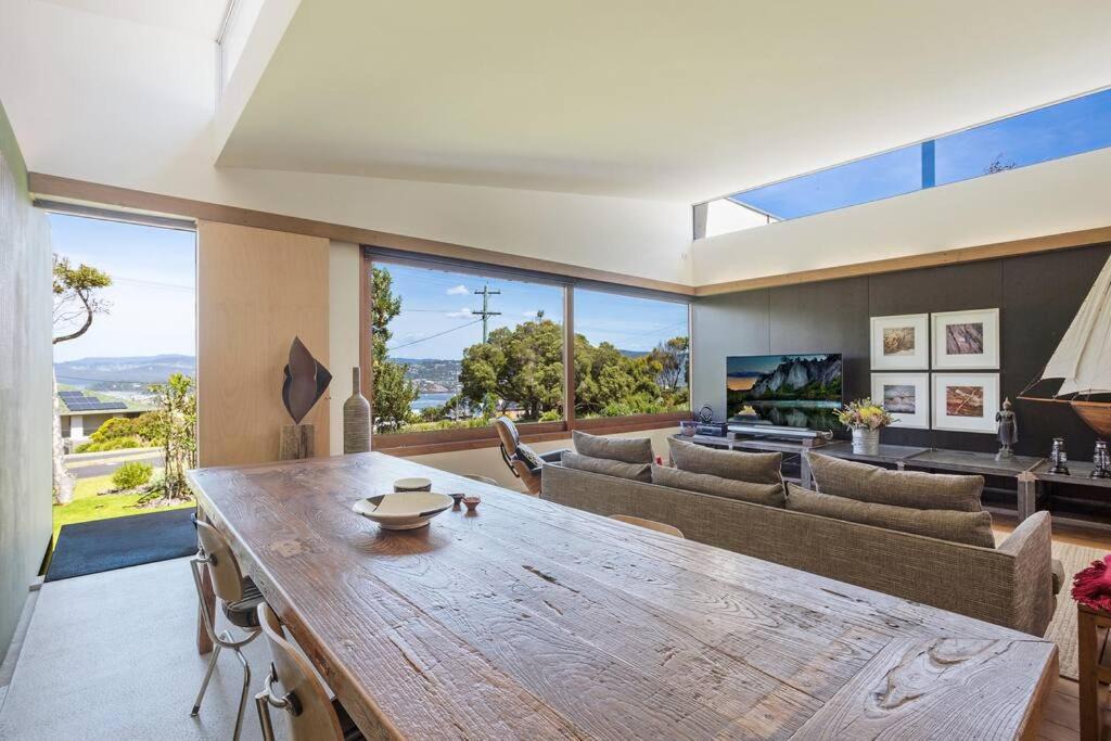 Merimbula House | 24 Hill Street- Unique 2 bedroom pet friendly home