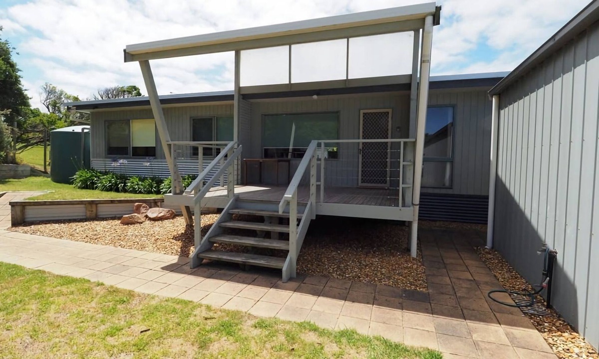 Sandy Point House | 27 Beach Parade Sandy Point Stay 3 Pay 2 Winter Special