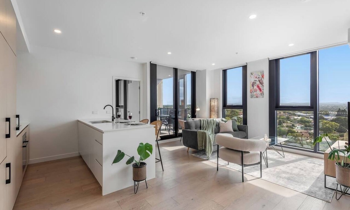 Heidelberg Heights Apartment | 2B2B | 5m from Austin Hospital | fast WiFi | parking | 9th floor balcony