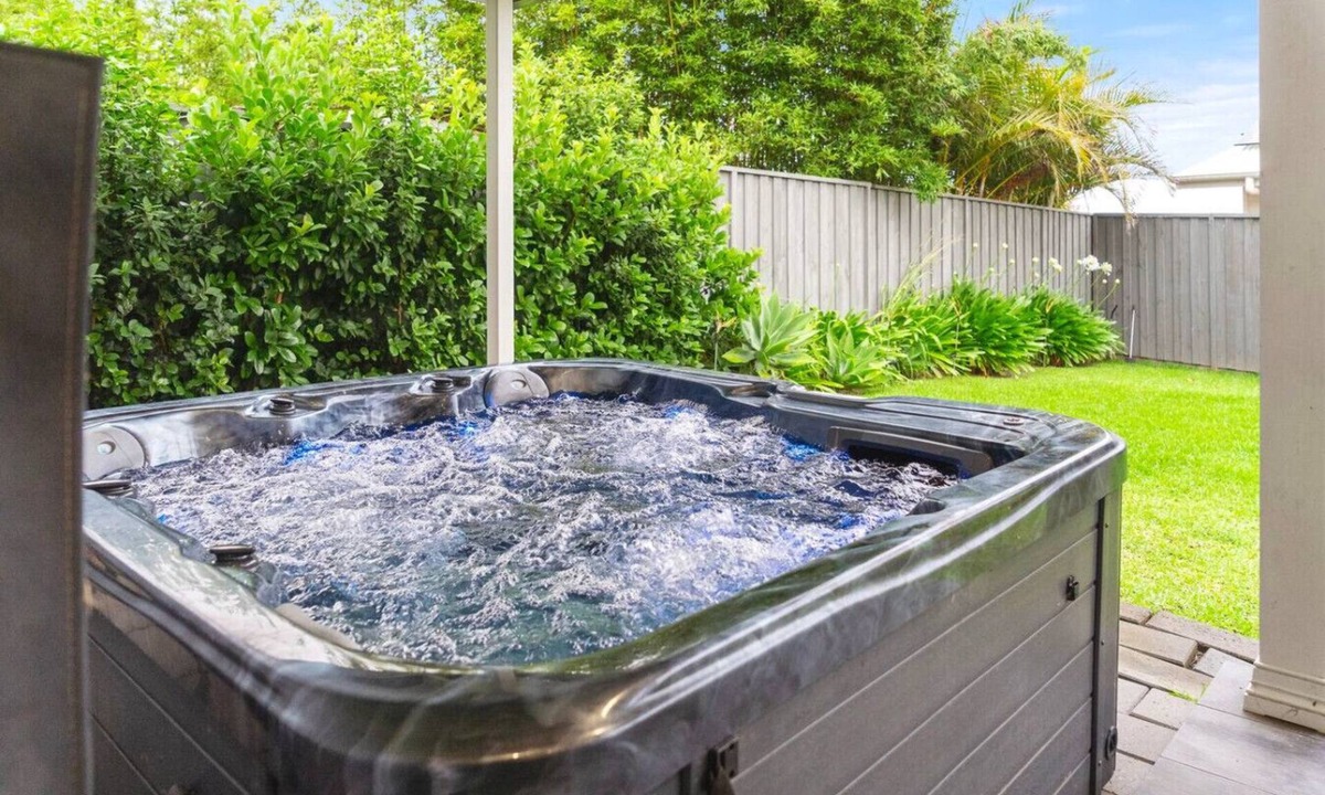Catherine Hill Bay House | 5Bed w/Private Outdoor Jacuzzi Spa Cath Hill Bay