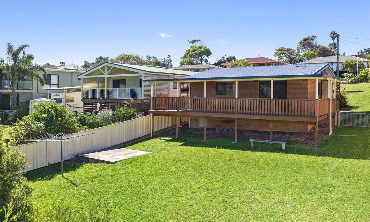 Dalmeny House | 95 Cresswick Parade, Dalmeny