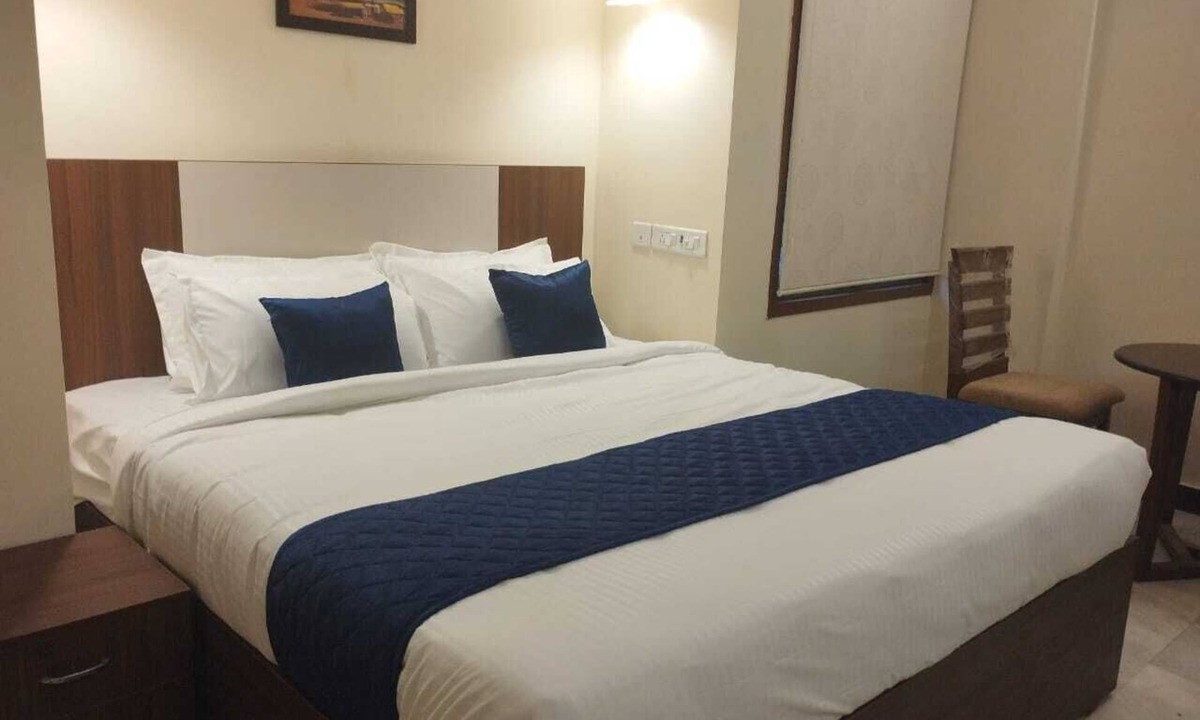 Parthasarathy Puram Hotel | A.R Residency