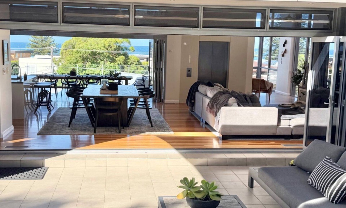 Avoca Beach House | Aboard Avoca - Footsteps from the Sand