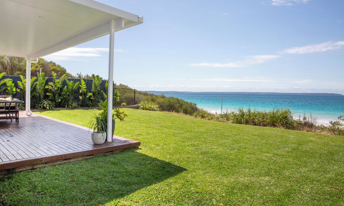 Callala Beach House | Absolute Beachfront & Pet Friendly *late 3pm weekend checkout August*