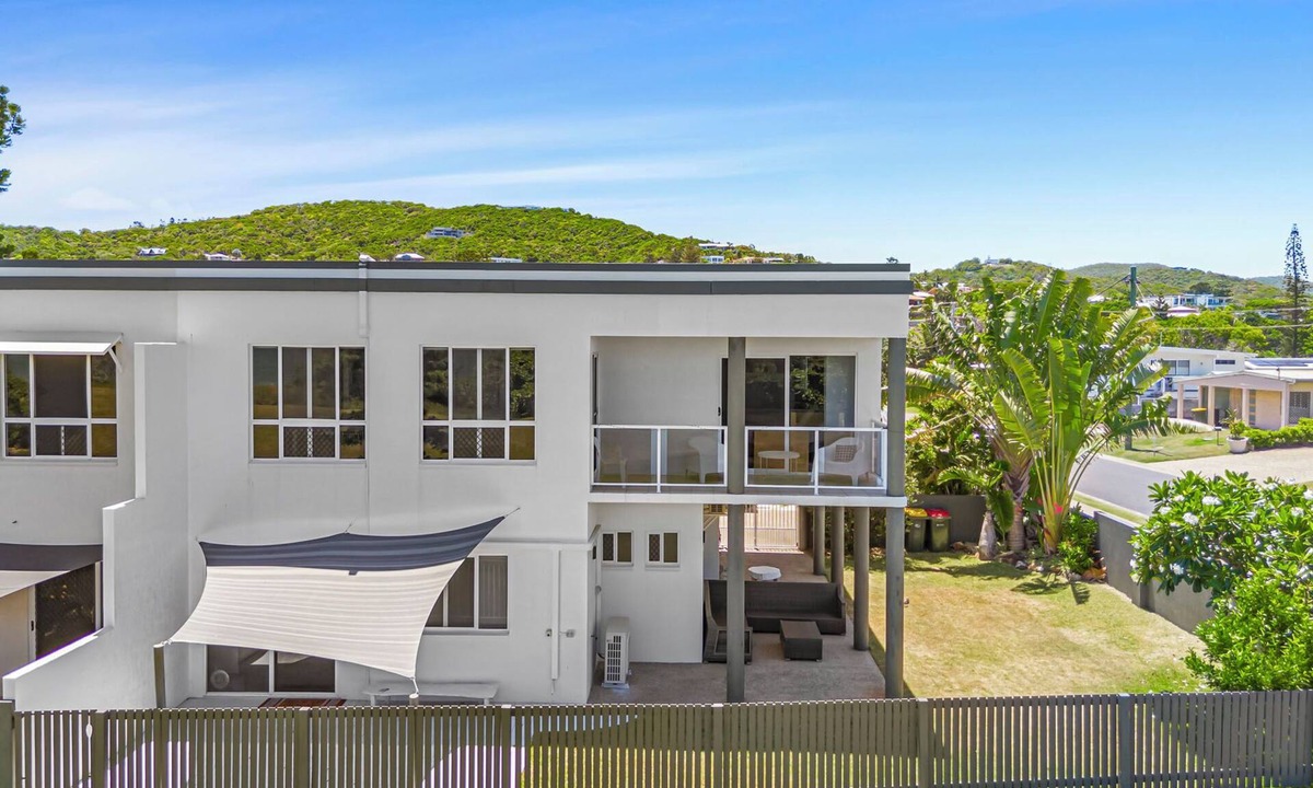 Yeppoon Apartment | Absolute Beachfront Escape