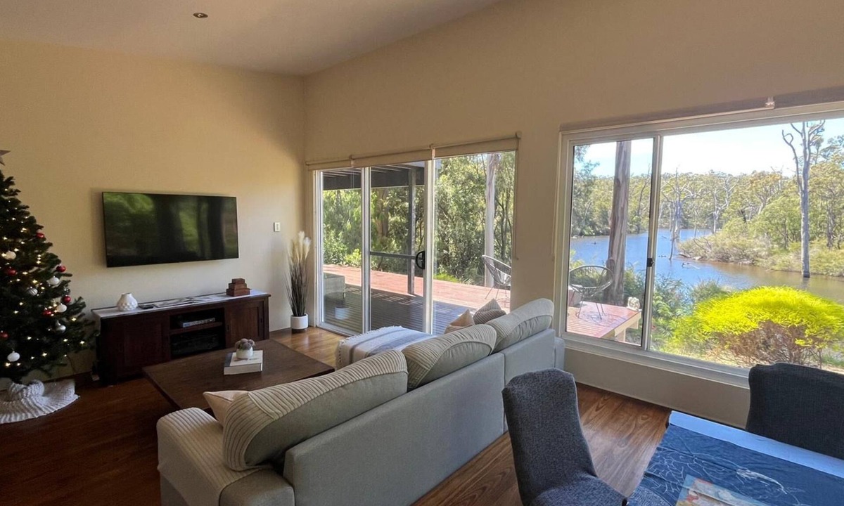 Margaret River House | Absolute Riverfront Japan Touches Walk 2 Main St