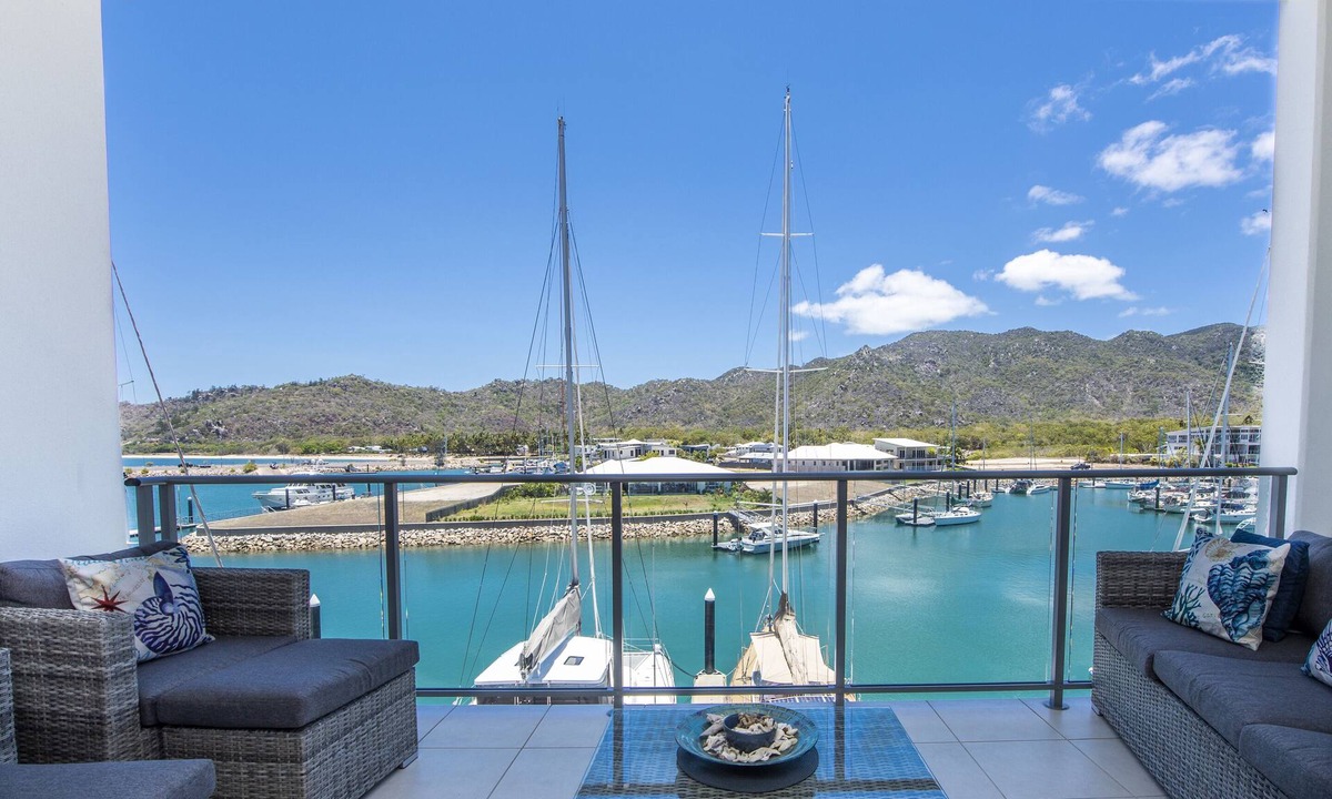 Nelly Bay House | Absolute Waterfront Magnetic Island