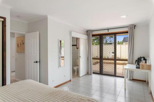 Robertson Apartment | Affordable 1Bed Studio Close to Malls and Transit