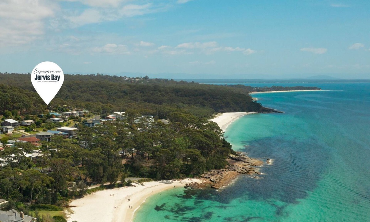 Hyams Beach House | All Decked Out at Hyams Beach by Experience Jervis