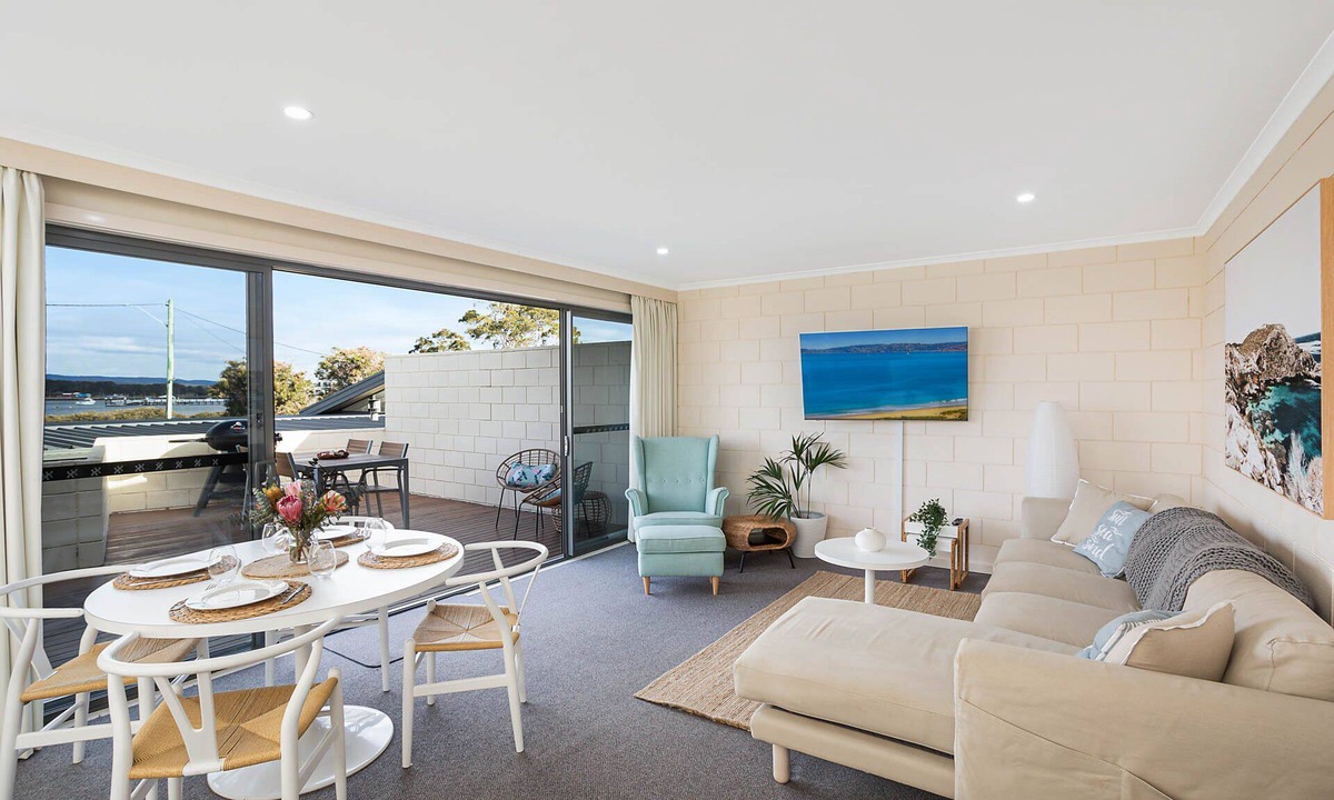 Merimbula House | All Decked out at Penguin Mews - Unit 9