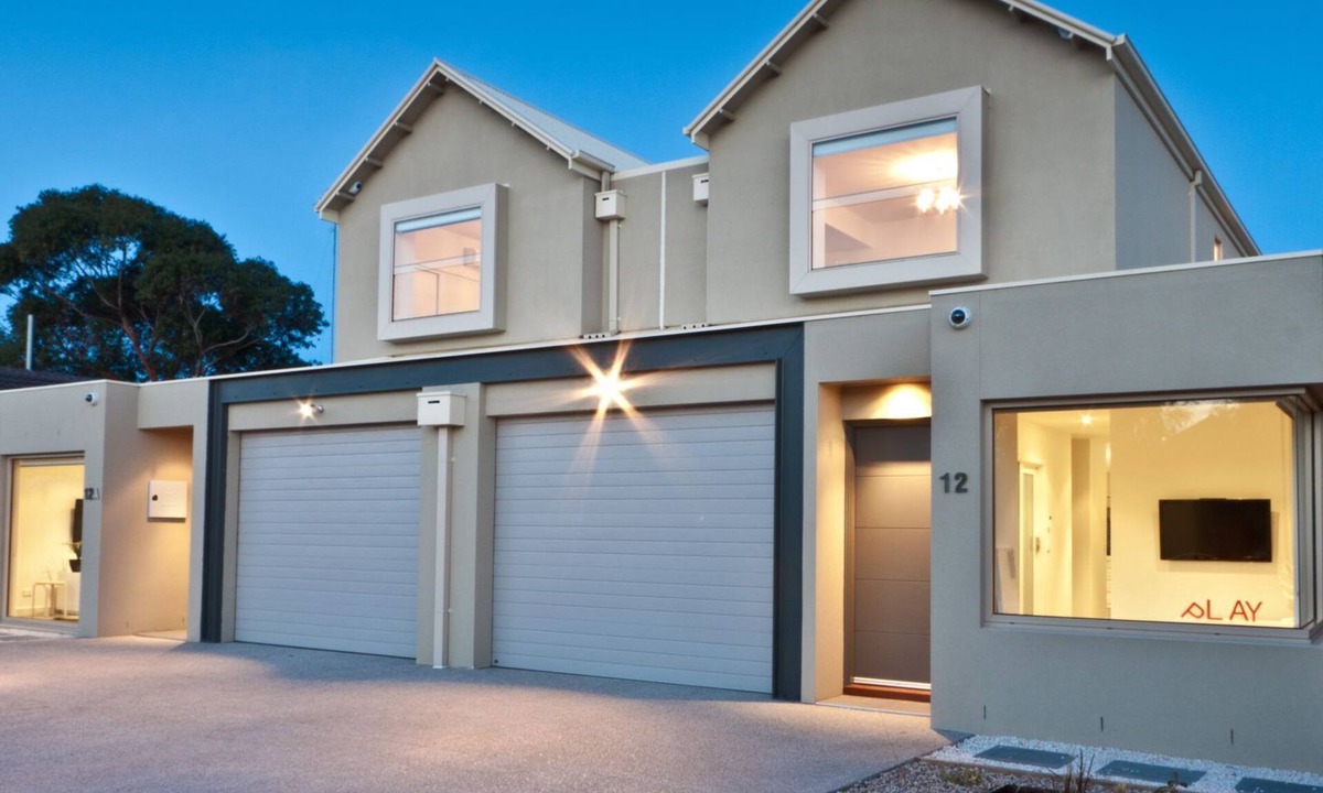 Queenscliff House | Amaroo by the beach and Swan Bay