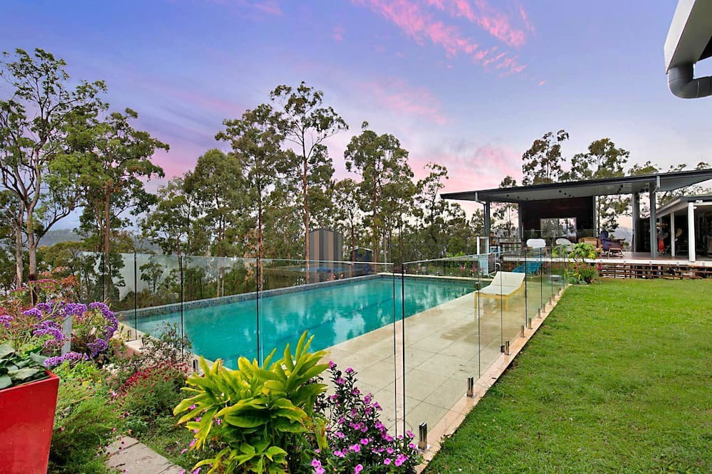 Austinville Cabin | Amazing Gold Coast Tree House Perfect for Glamping in Queensland