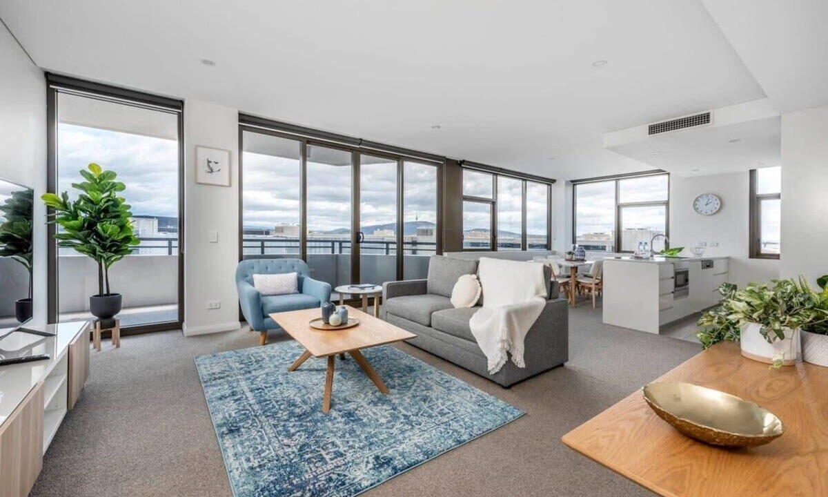 Barton Apartment | Amazing View In Large Apartment - Barton ACT