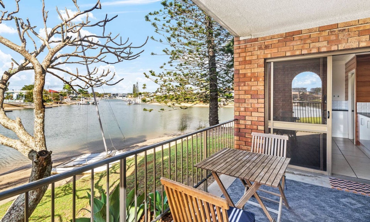 Mooloolaba Apartment | Anjuna, 2 bedroom apartment on canal