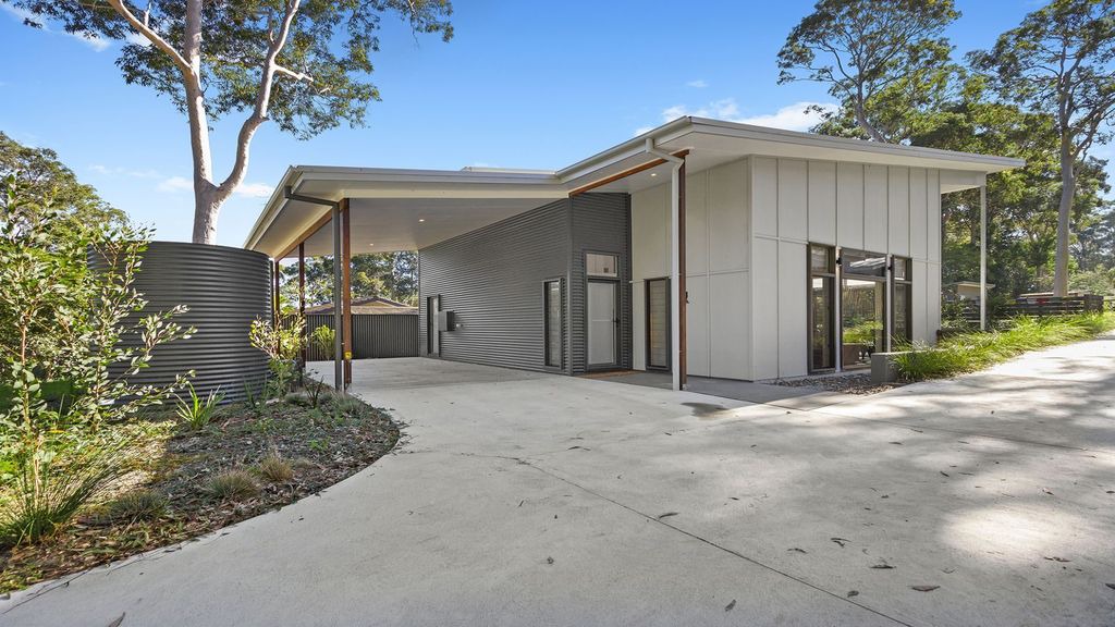 Mossy Point House | Annetts Parade Mossy Point Beach House
