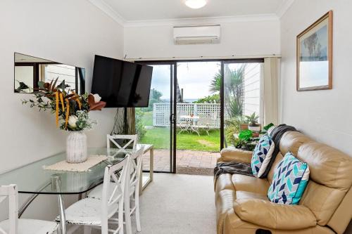Narrabeen Apartment | Apartment 4 - The Coachhouse