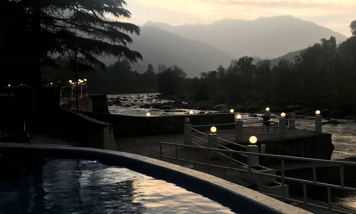 Mohal Hotel | Apple Valley Resort