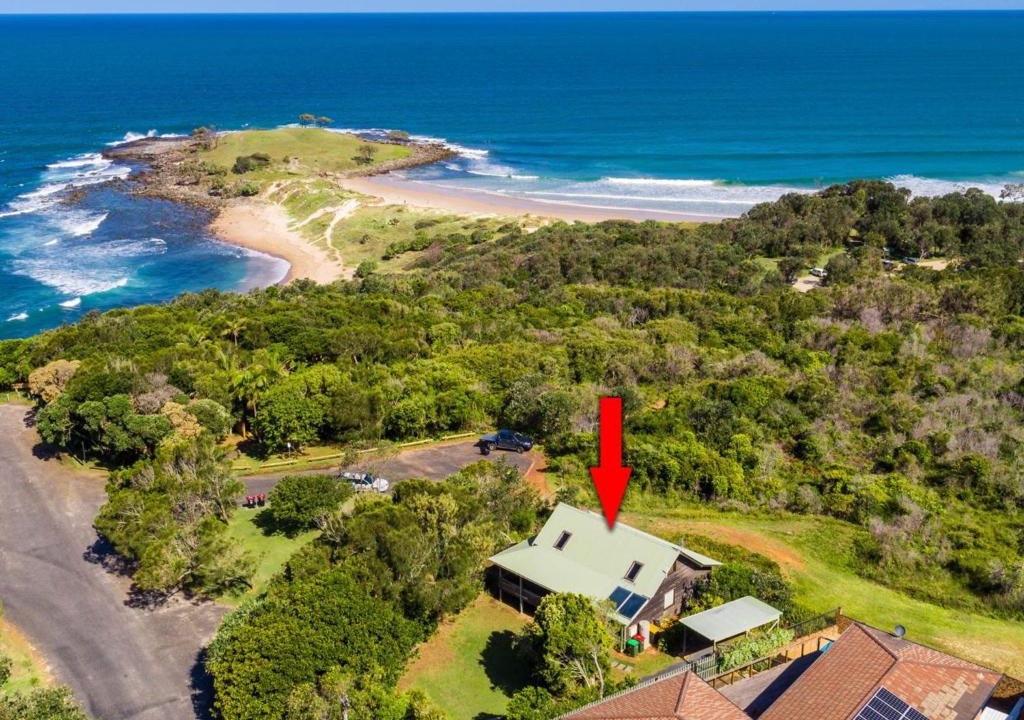 Angourie House | Aqualuna- Excellent surfing beaches.