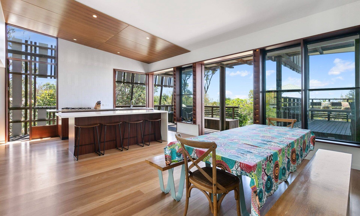 Point Lookout House | Architect designed luxury with views and walking distance to beach.
