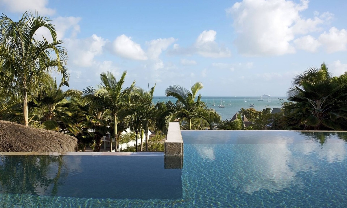 Airlie Beach Hotel | at Water's Edge Resort