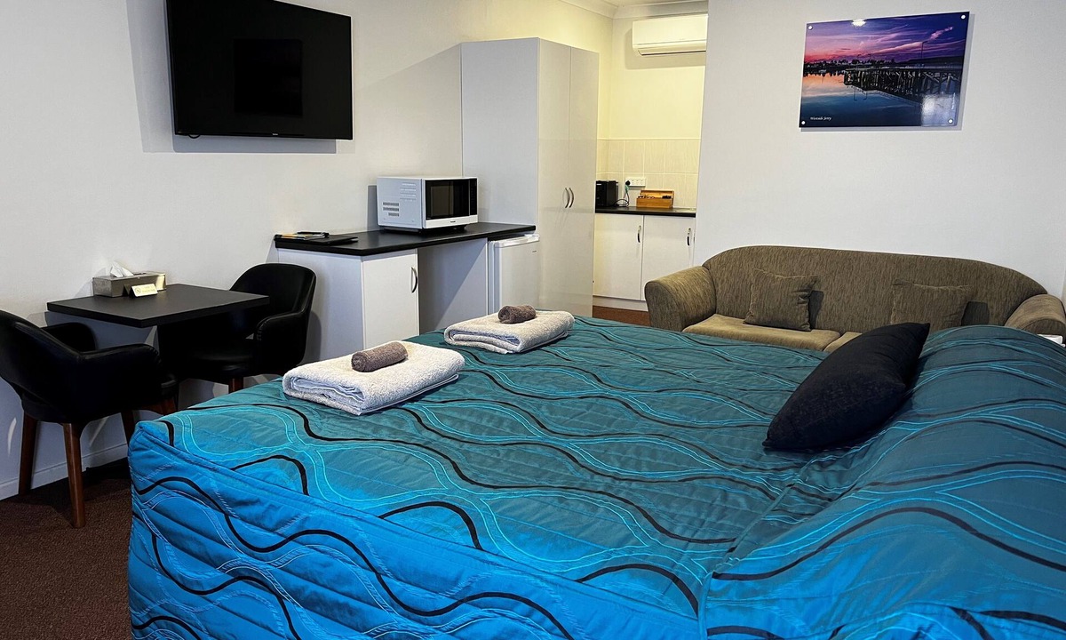 Port Augusta West Hotel | Augusta Courtyard Motel
