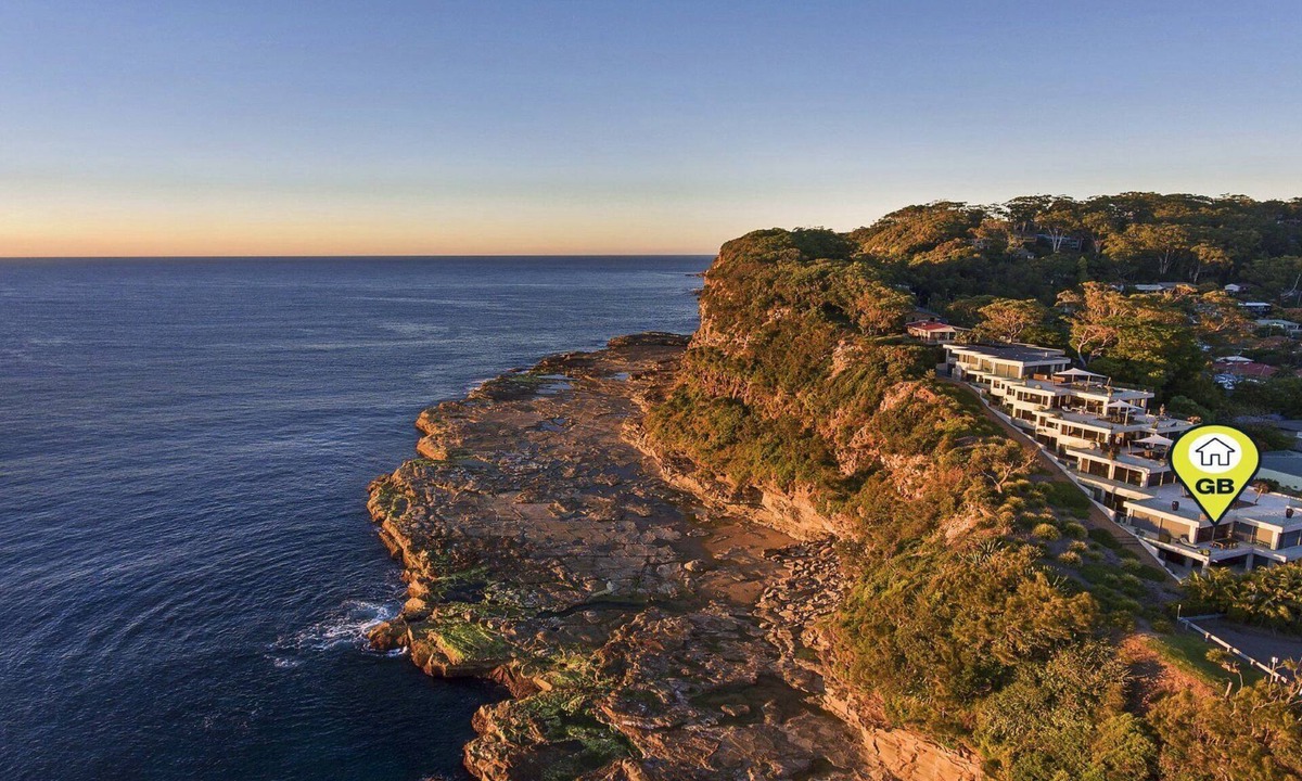 Avoca Beach Apartment | Avoca Lighthouse - Views
