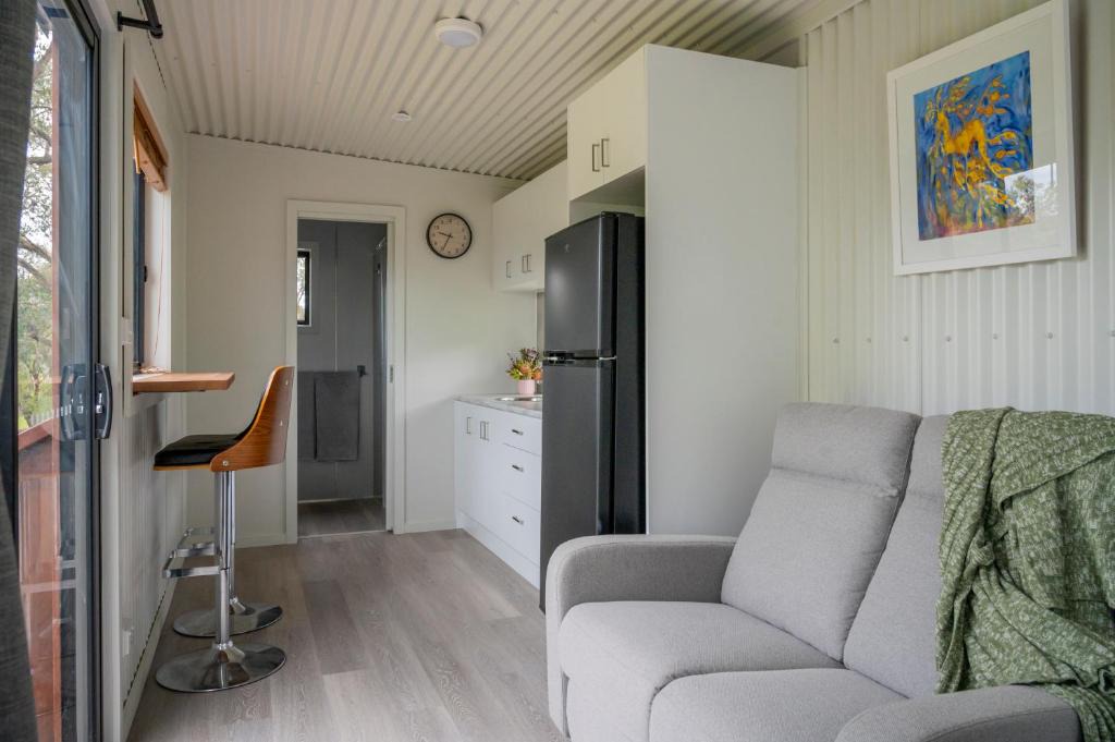Mount Jagged Bed & Breakfast | Away At Ancell