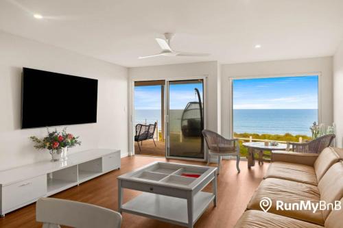 Hayborough House | Azure - Absolute Beachfront
