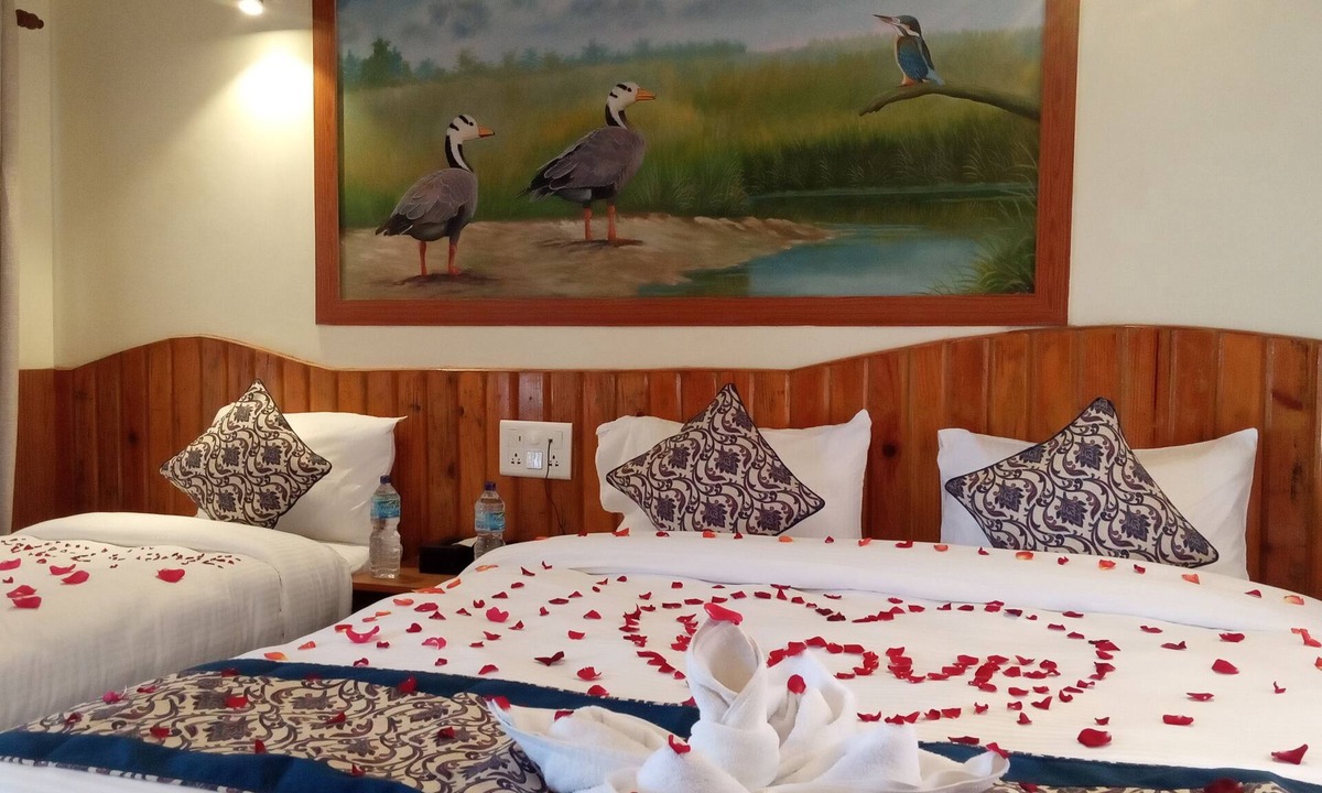 Bardia Hotel | Babai Resort