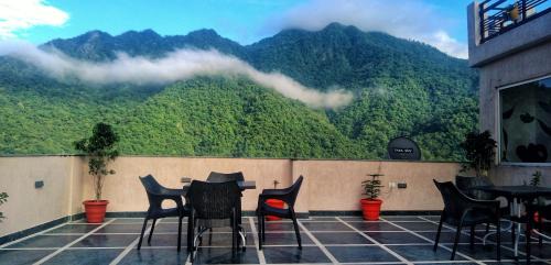 Tapovan Hostel | Back Stayz Hostel