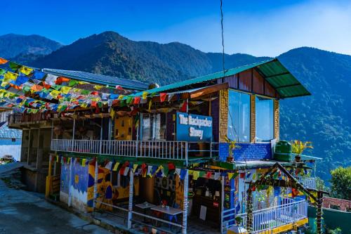 Gunehr Hotel | Backpacker Storey