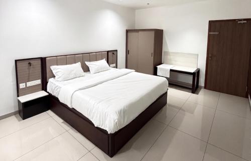 Tuticorin Hotel | Bala Saraswathi Residency