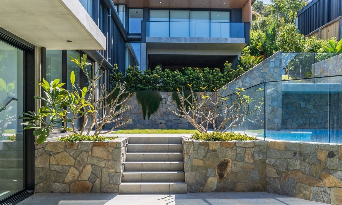 Whale Beach House | Balyena by Palm Beach Holiday Rentals