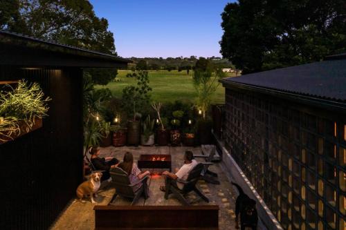 Bangalow House | Bangalow Barn (Entire) - Romantic Getaway for 2