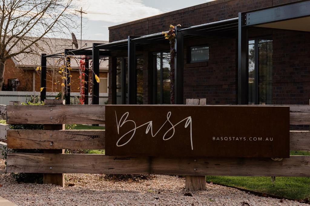 Rutherglen Villa | Basq Stays