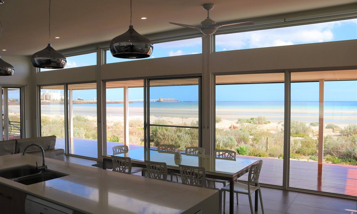 North Beach House | Beach Bliss Wallaroo Absolute beachfront location - step straight onto the sand
