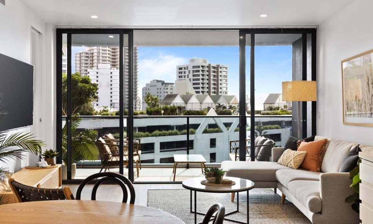 Broadbeach Resort | Beach, Dining & Style | Broadbeach