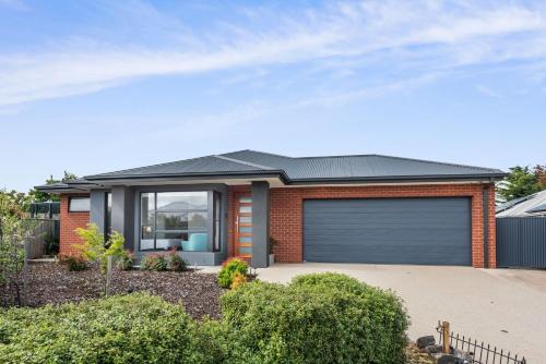 Indented Head House | Beach Life
