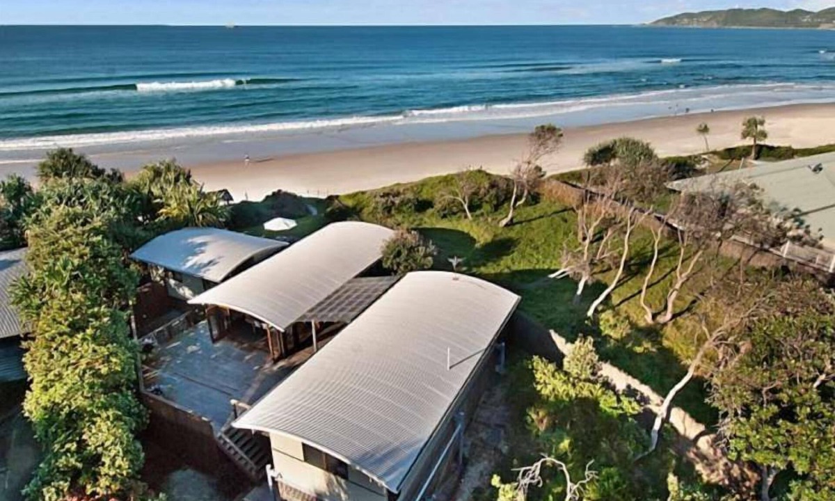 Byron Bay House | Beachfront Belongil Beach