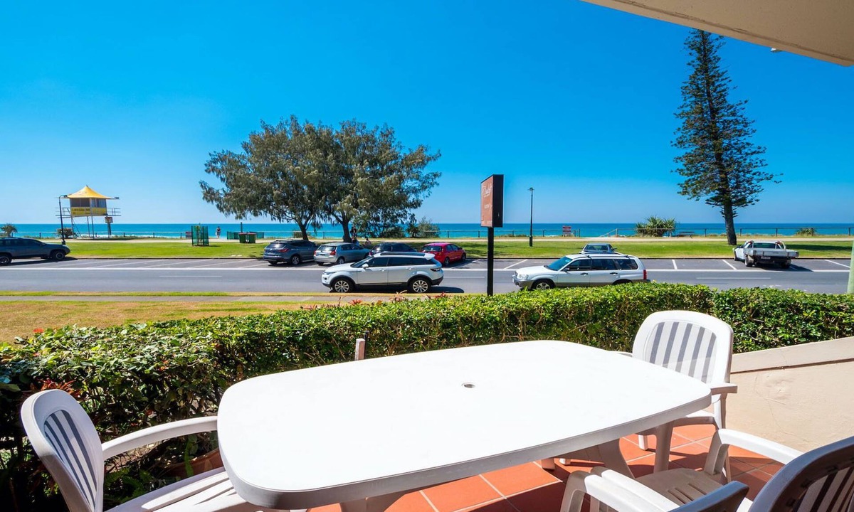 Miami Apartment | Beachfront Bliss – Your Ultimate Coastal Getaway