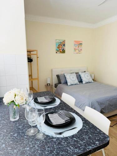 Bondi Beach Apartment | Beachfront Escape Studio - 10sec From The Beach