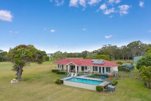 Booral House | Beachfront Hervey Bay Homestead