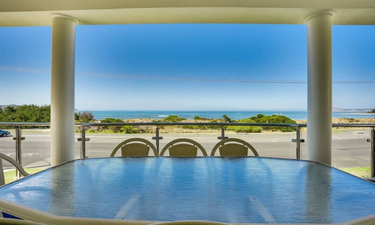 Victor Harbor Apartment | Beachfront Victor Harbor